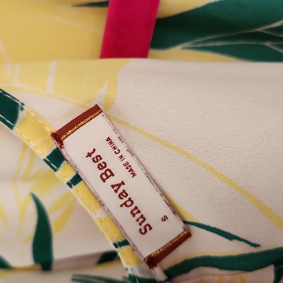 Aritzia Sunday Best short sleeve floral shirt - Picture 7 of 7